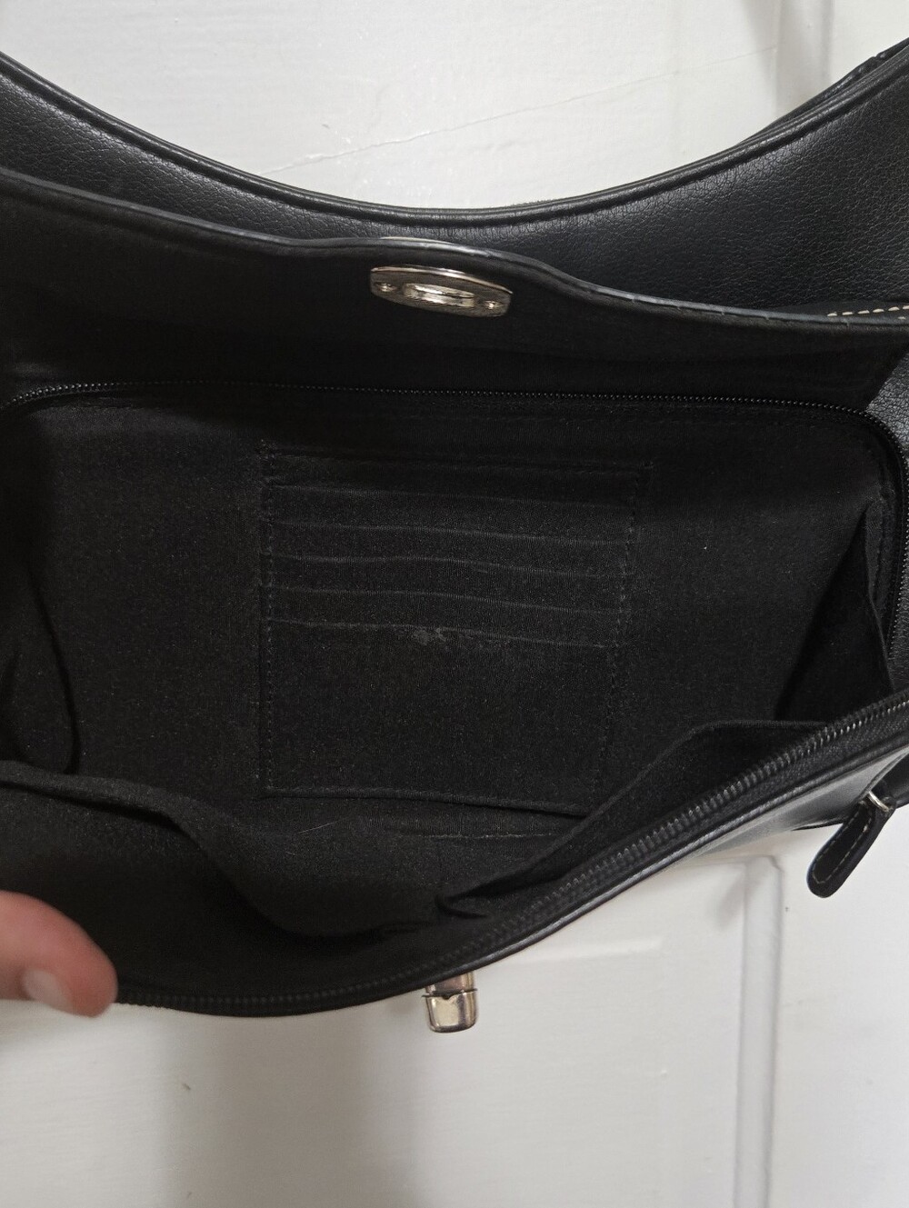 Liz Claiborne Collection Black Leather Shoulder Bag - Picture 6 of 8